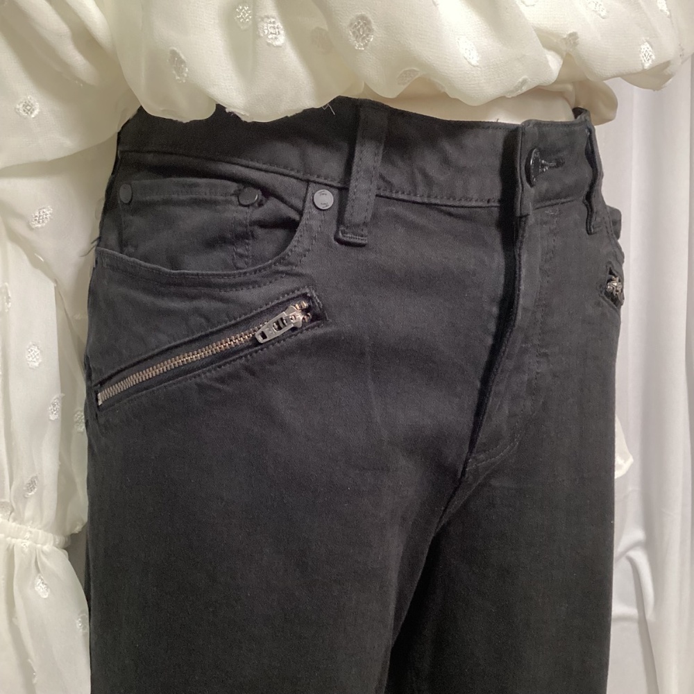 1119. Two by Vince Camuto Black Moto Jeans VGUC Size 31/12